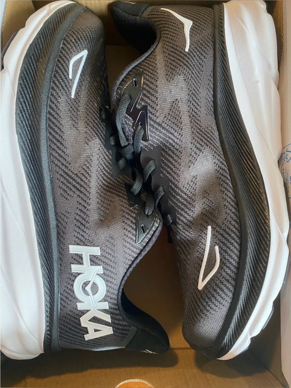 Hoka Clifton 9 Men’s size 11 black & white running shoes New in Box - Picture 2 of 9